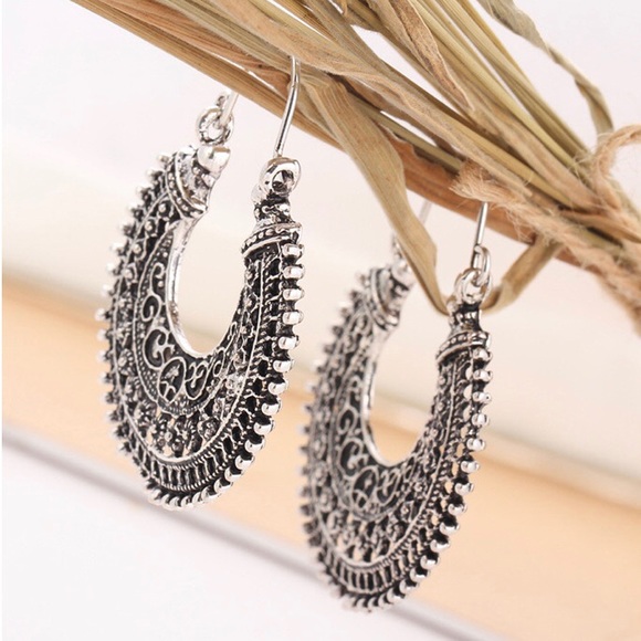 Tibetian Silver Round Ear Hook Tribal Earrings - Picture 3 of 7